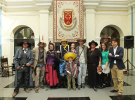 Los personajes de las películas rodadas en Guadix toman vida con el Carnaval del Colegio Medina Olmos